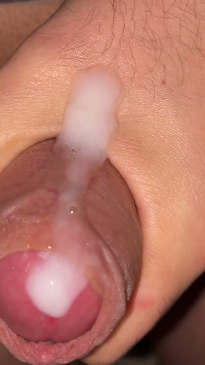 EXTREME CLOSE UP handjob - MASIVE CUMSHOT | Clip 1