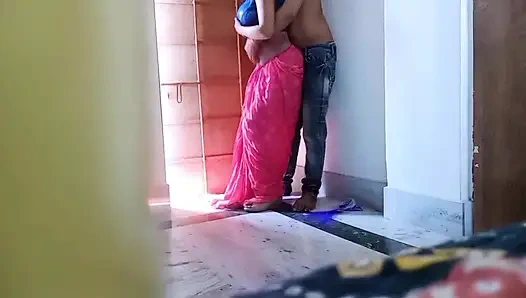 On the Day of Holi, I Changed the Color of the Pussy of the Neighbor Bhabhi with Color