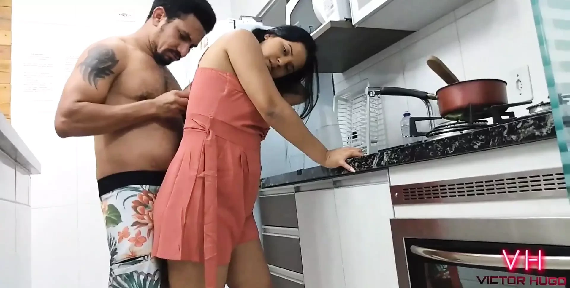 Mengongkek isteri saya di dapur
