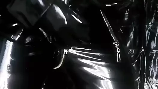 Parlak catsuit - lateks ve pvc asmr
