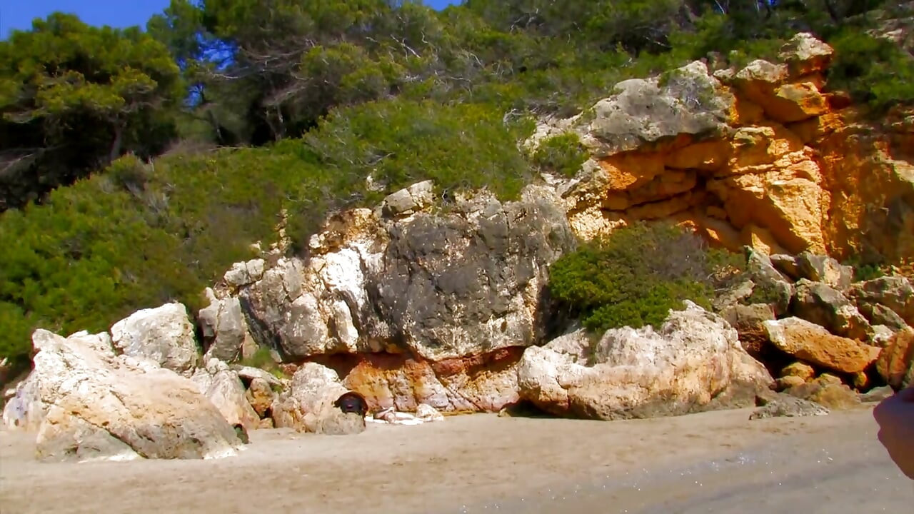 Obožava biti jebana na plaži