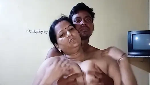 Tante tua india habis-habisan sama cowok berumur