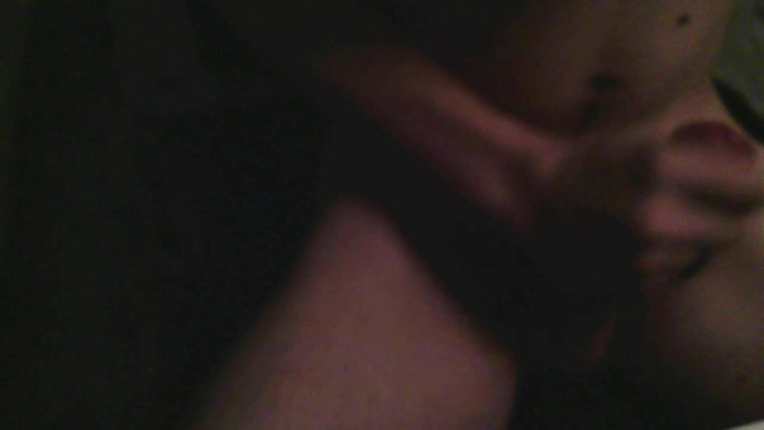 19-latek szarpie się dla zabawy