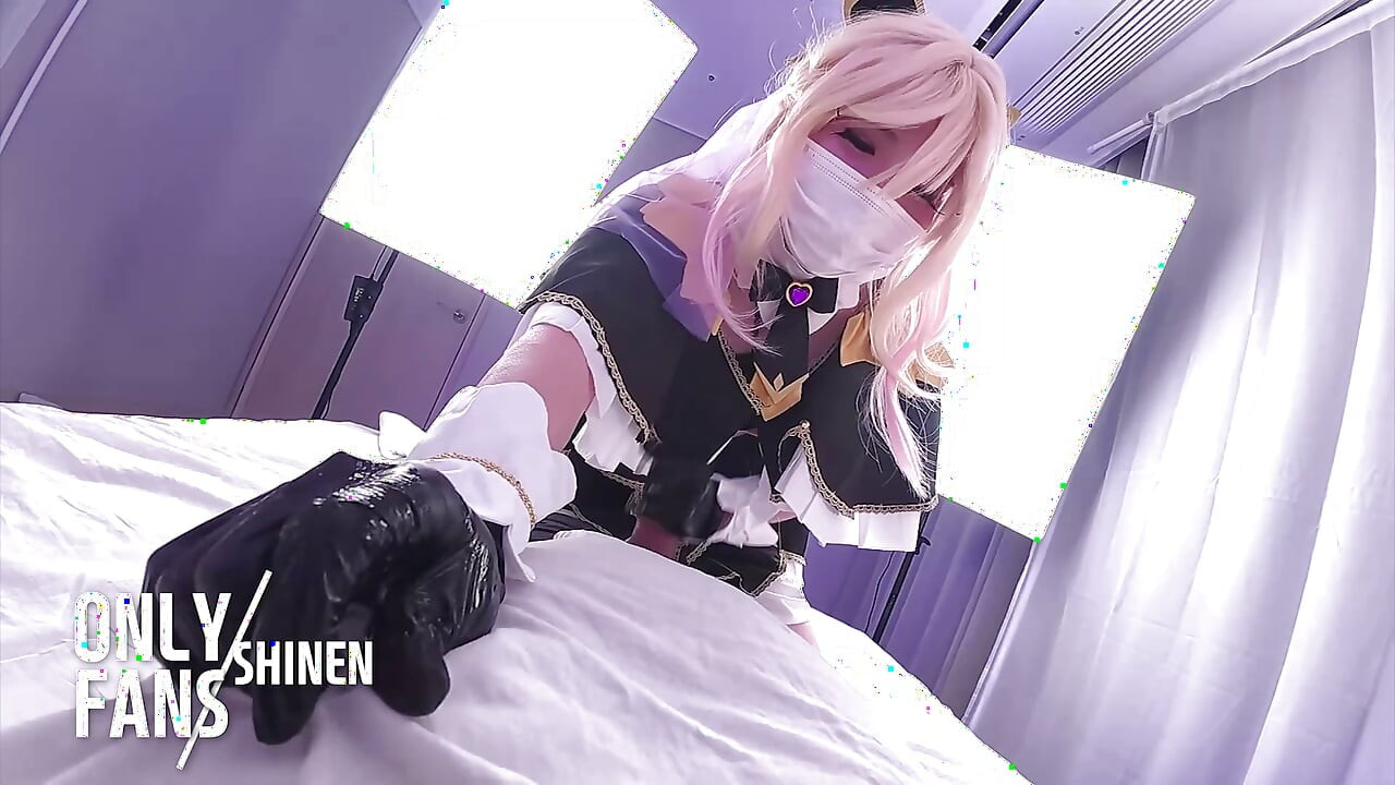 Slatki azijski femboy Arcana Shadow Cosplayer iz Precure pravi slinavi pušenje i jaše u poziciji jahačice