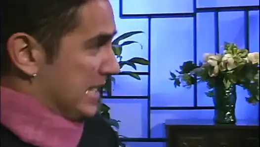 Seksi sarışın amcıkta büyük zenci yarağı ağzına boşalıyor