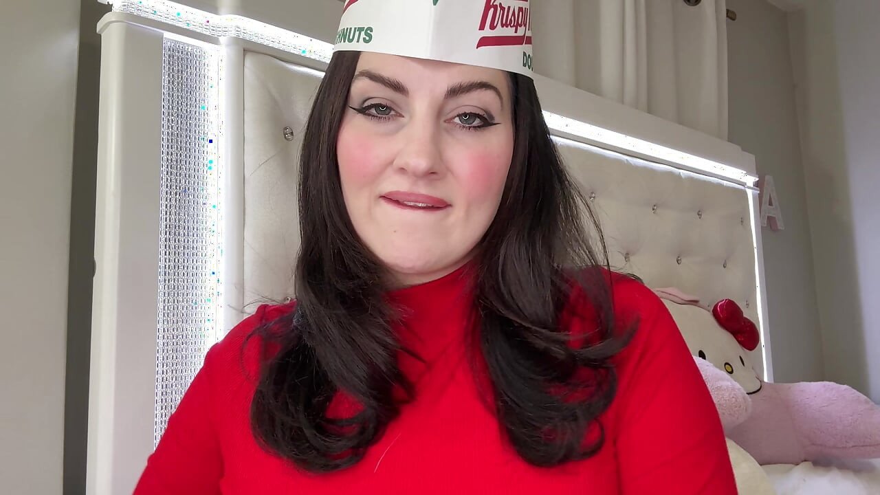 Melissa Jeane is a horny delivery driver who wants to fuck a girl for the first time!