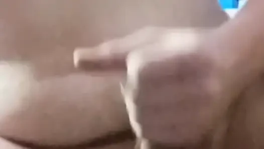 Sihirli bir değnek kullanıyorum, mastürbasyon yapıyorum ve yakın planda boşalıyorum