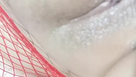 Yağdaki bu büyük doğal memeler sikiliyor ve bitiriliyor
