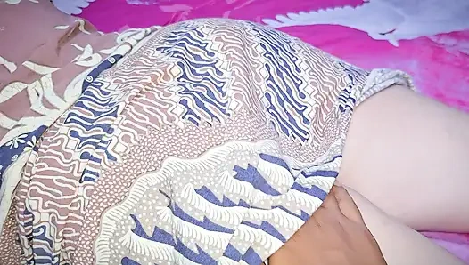 Istri Bos Sawit Selingkuh bersama tukang Kebun Miliknya