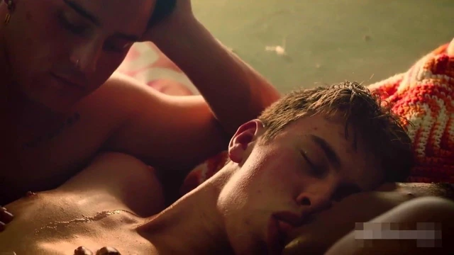 hot twink fucked in bb threesome