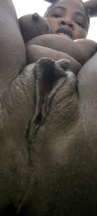 It's a fine morning with this hot black pussy on camera