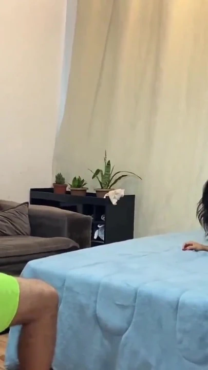 Onvergetelijk moment uit "We werden ingehuurd om seks te hebben in het bijzijn van de abonnee! Deel 2"