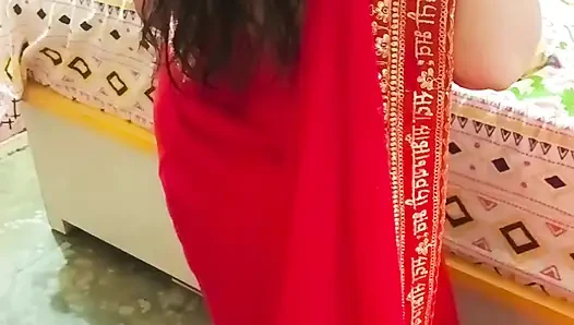 Pankhuri kunal schieÃ1/4ckt im roten hotelzimmer