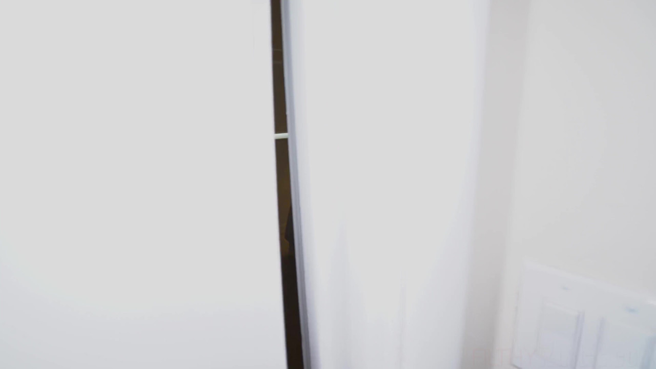 セクシーなラテン熟女が継息子にセクシングされる