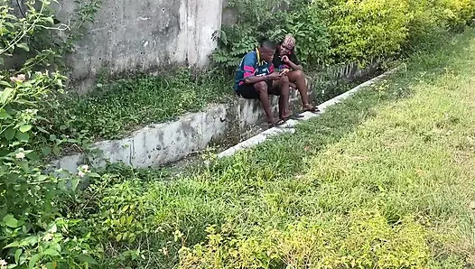 Ngentot di luar ruangan yang masuk akal tho