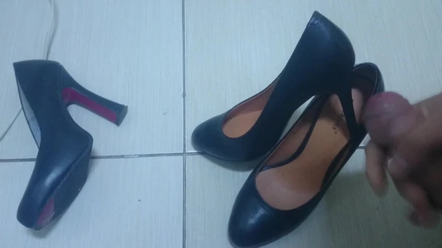 Cumshot on co-workers heels