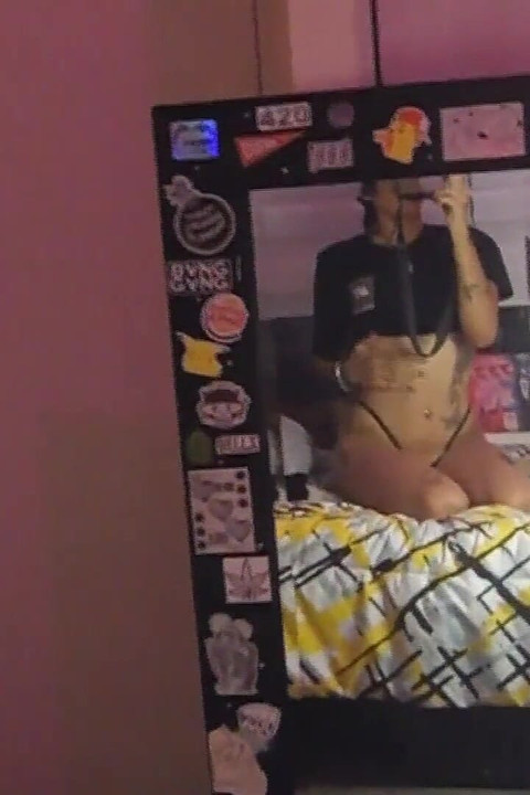 フェムボーイ 一人で夜を過ごす