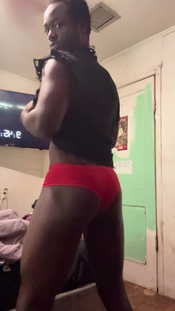Lmao 🤣 Me Shaking My butt Even Tho I Got A Lil Butt