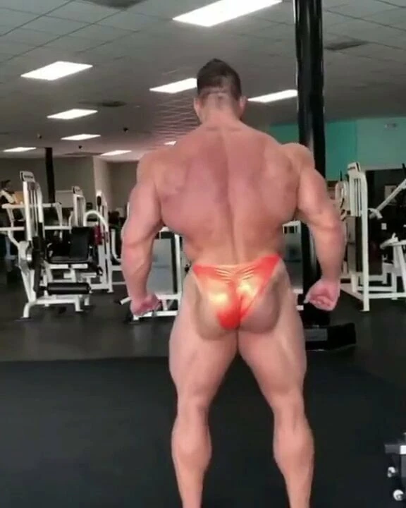 Pre-contest posing practice