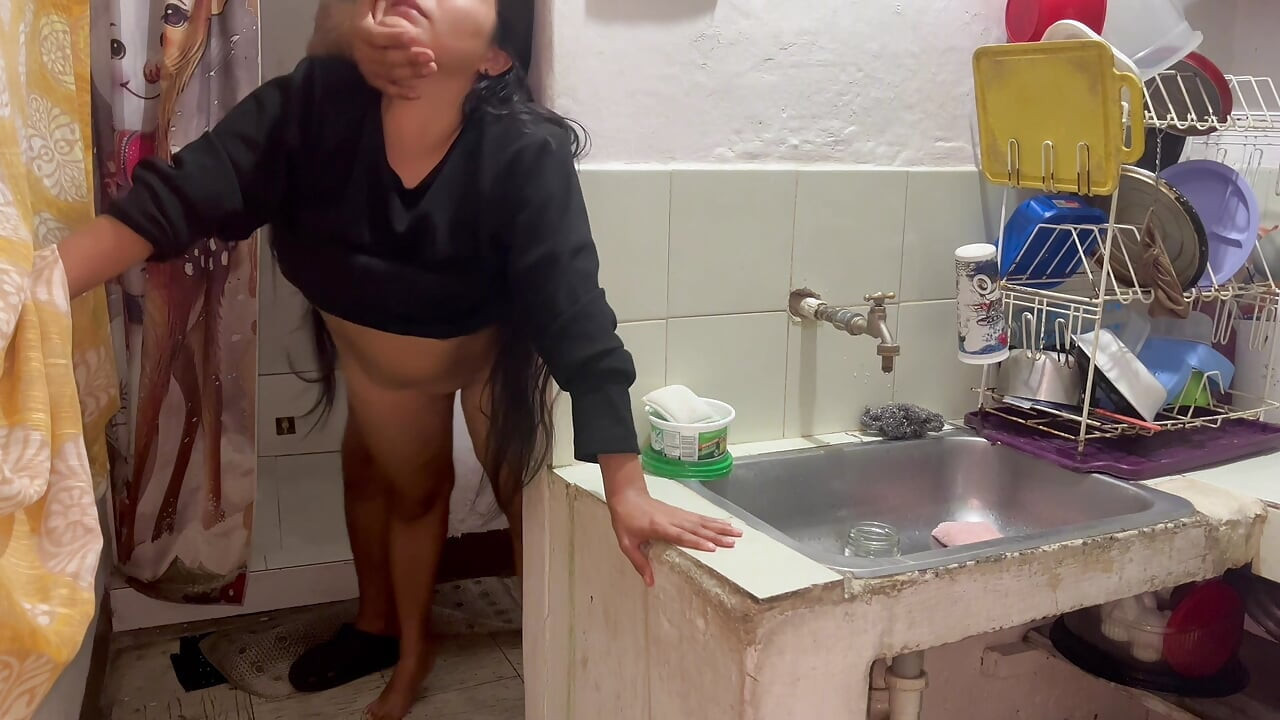 Real infidelity ! Fucking my sister-in-law in the kitchen