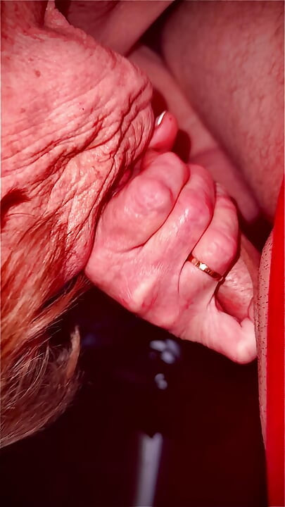 Wir stellen die 71-jährige frau kitty BEI BDSM vor