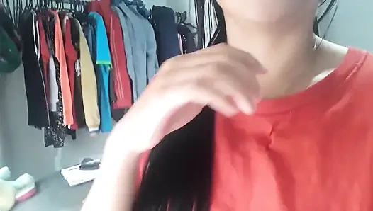 Yuli herkesin içinde sikişiyor, günün 24 saati sikişmeyi seviyorum