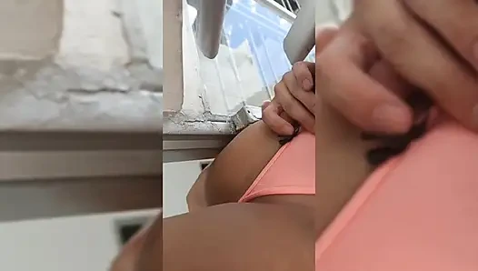 Saya Membuat Kesepakatan Dengan Pacar Saya, Dia Membersihkan Tangga Sebagai Ganti Blowjob Yang Baik