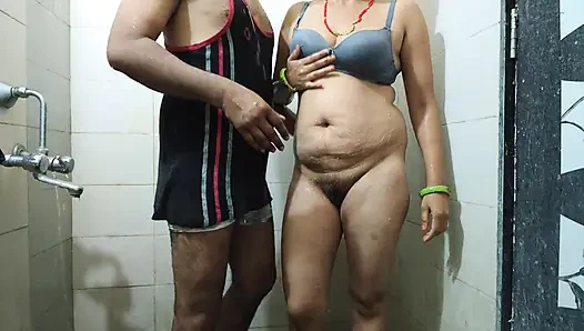 Bhabhi Ko, Lass Mich Im Bad Sein
