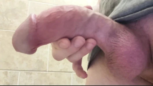 Crooked luggage makes daddy moan as he cums.