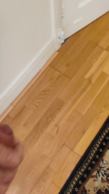 私の小さなチンポがイキまくり