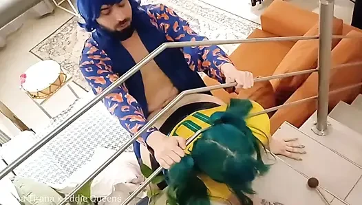 Brazilian Miku gets stuck on the stairs! And the Argentinian kaito helps him