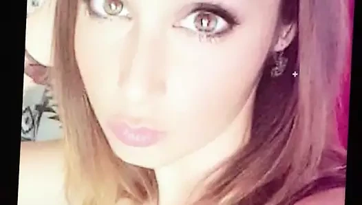 Esmer fit kız