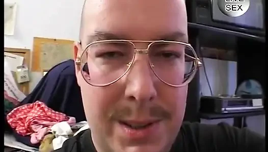 Spex slut gets her pussy and ass hole drilled deeply with dildos