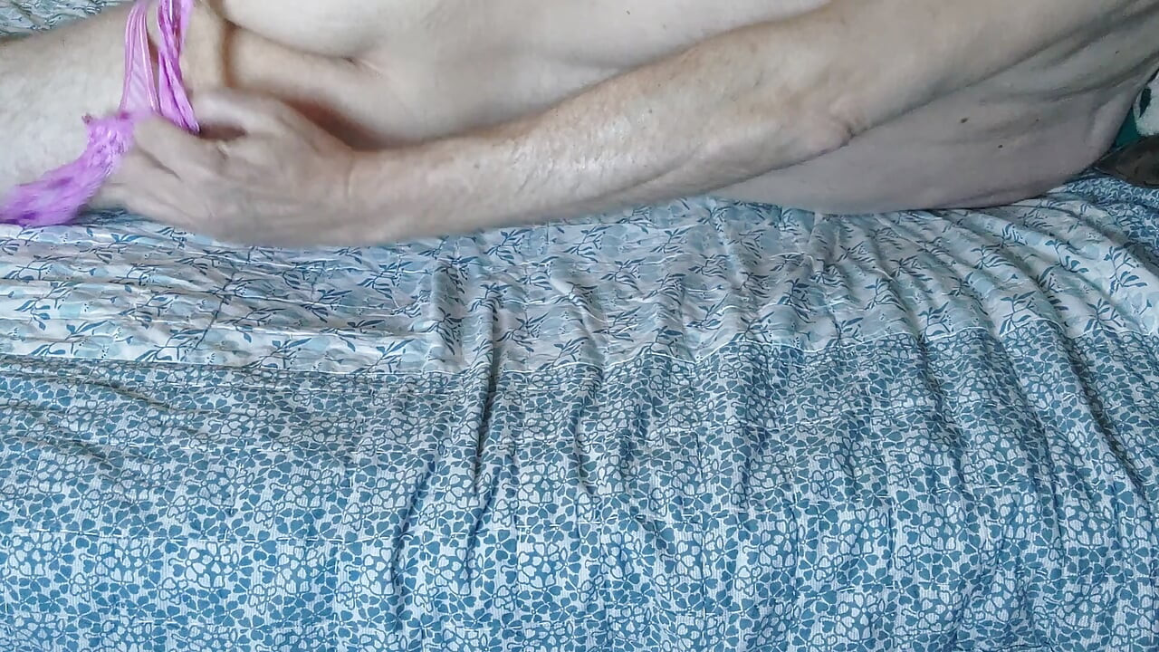 Silky Underwood knows how to relax! Cum have a good time with me