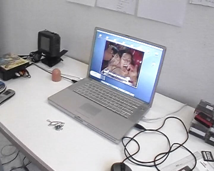 Eboni sempurna dari Perancis dapat pancutan putih besar di muka