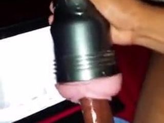Mannen masturbator met seksspeeltjes pocket poesje fleshlight