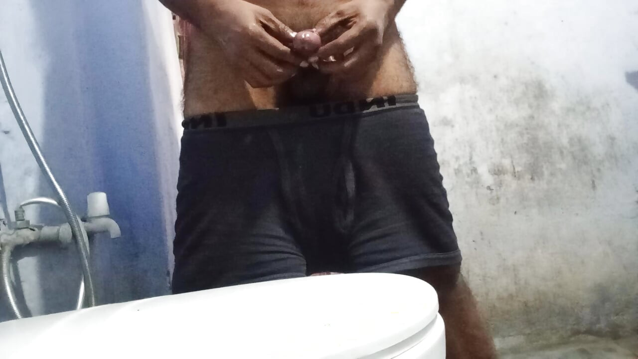Saya melancap di bilik air di rumah saya (shona awak)