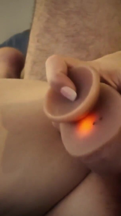 Intensive fingering of an amateur – she cums hard | Clip 1