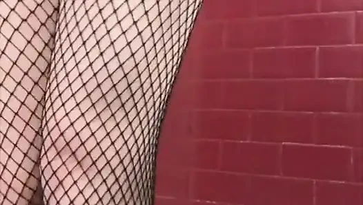 Wonder Woman Pees and Orgasms