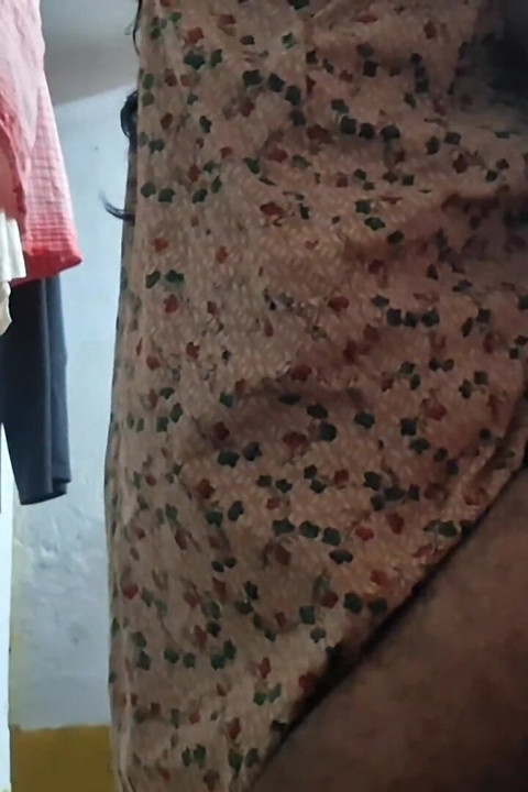 Desi Bhabhi knepper med sin mand bryllupsnats