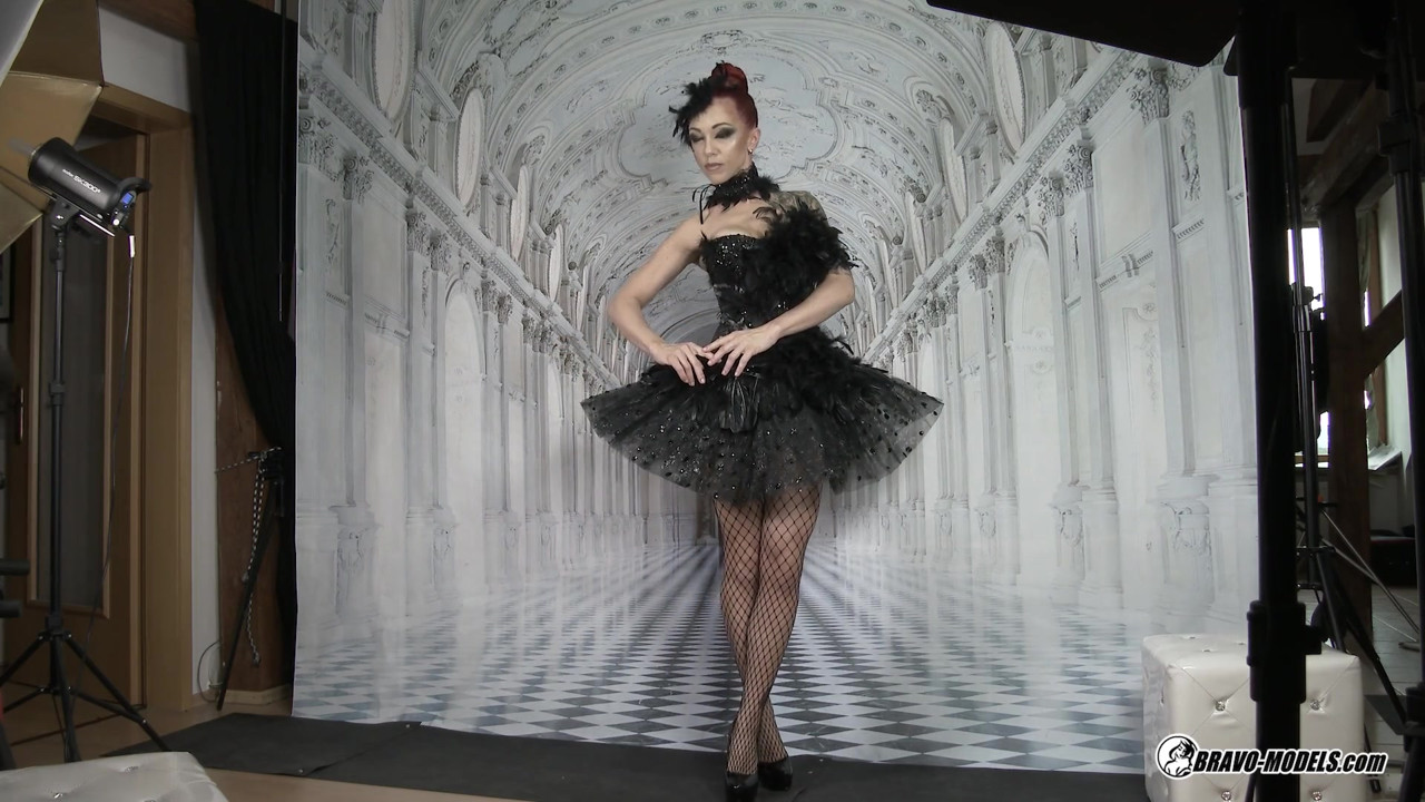 アン・ワイルド - 398 - バックステージでの写真撮影