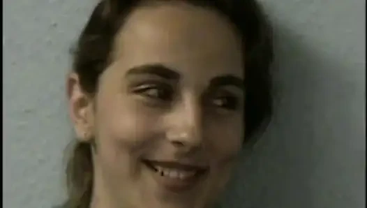 Sexy mädchen in seinem haus gefilmt