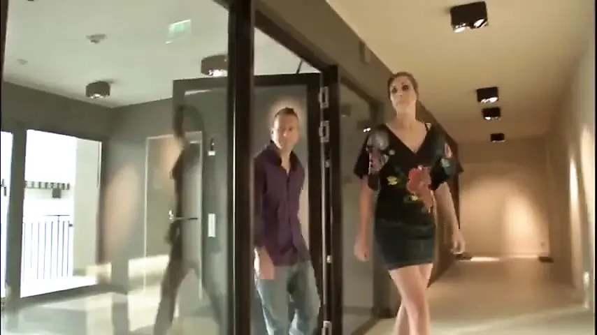 Beautiful Woman Has Sex in a Friend’s Apartment