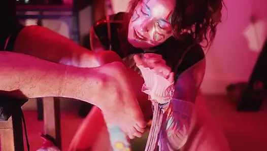 Joy, der clown, interview, latex-domina kitzeln, necken & spielerische kontrolle