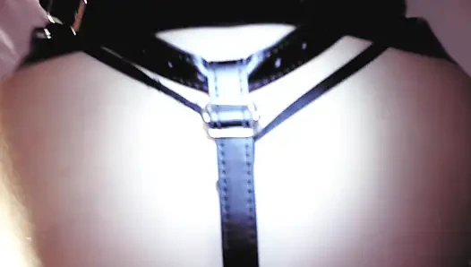 Sehr heiße herrin eva latex in der maske lutscht großen schwanz pOV ficken feuchte muschi sperma ins gesicht fetisch-ebenholzstiefel