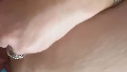 Bonemaiden cici oyuncağıyla oynuyor ve yavaş yarak alıyor