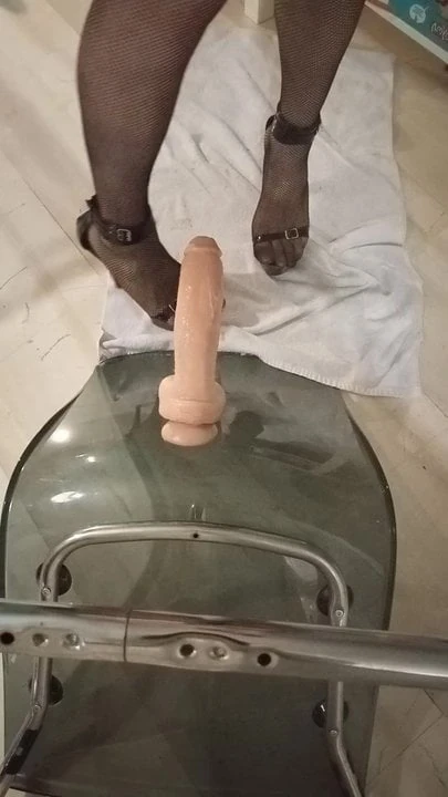 Meregangkan pantatku