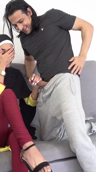 Muslim Hijabi Teen Sis Sucks BhaiJaan's Cock and Fucks | Clip 1