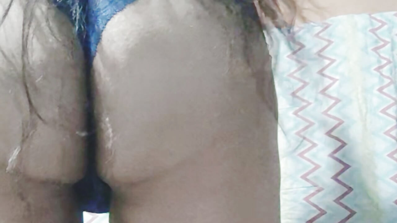 MILF Mature big ass stepmom looking for someone to fuck her