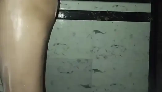 Priya bhabi ateşli vücut gösterisi